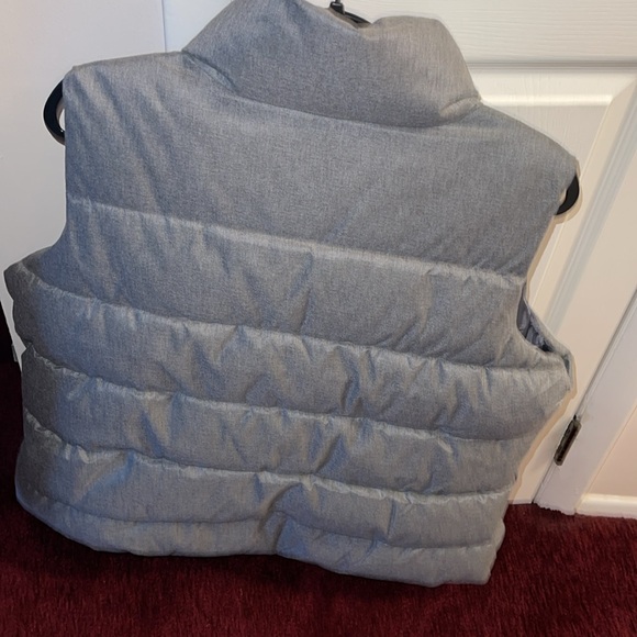 Old navy frost free gray vest - Picture 5 of 8
